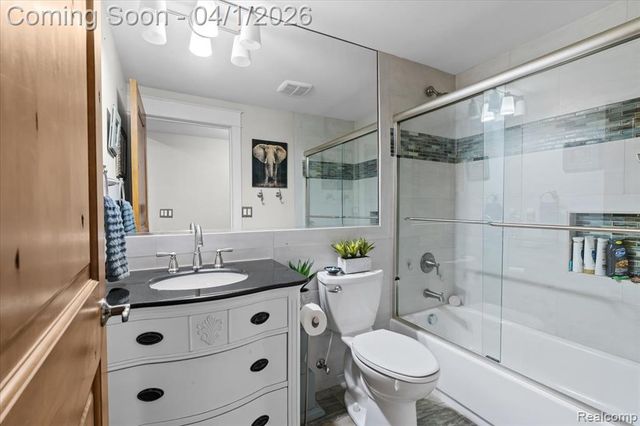 217 E Commerce Street, Milford, MI 48381