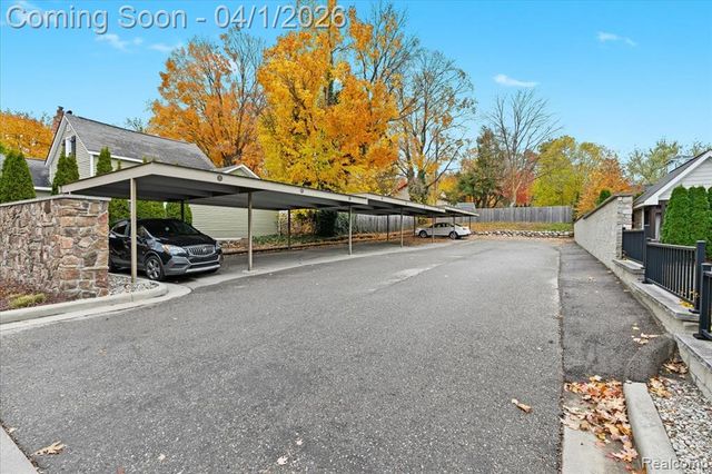 217 E Commerce Street, Milford, MI 48381