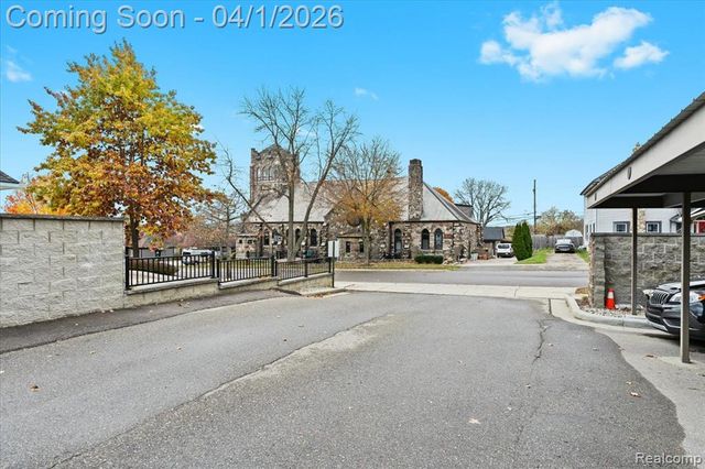 217 E Commerce Street, Milford, MI 48381