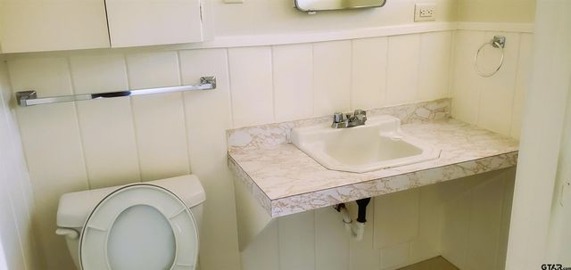 2401 Airline, Tyler, TX 75701