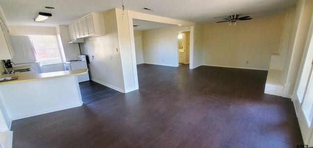 2401 Airline, Tyler, TX 75701