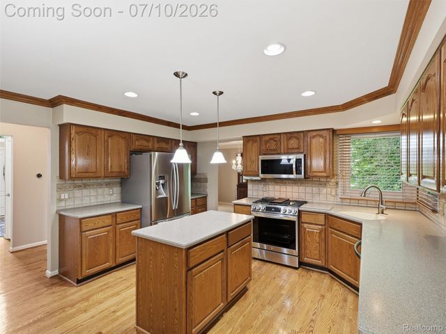 45698 Primrose Court, Plymouth Charter Township, MI 48170