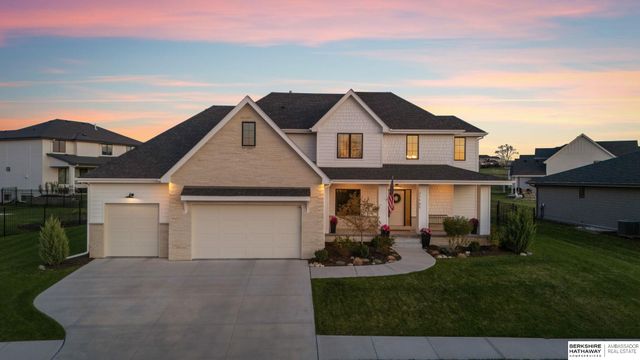 21165 C Street, Elkhorn, NE 68022