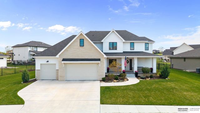 21165 C Street, Elkhorn, NE 68022