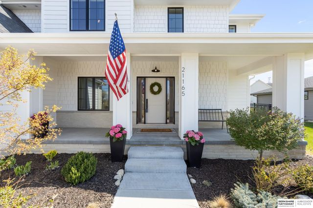 21165 C Street, Elkhorn, NE 68022