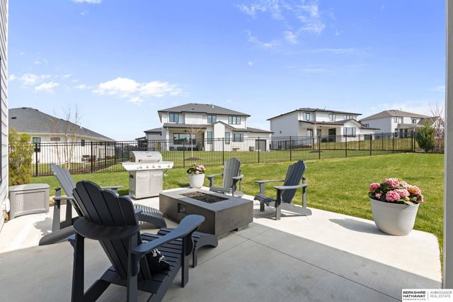 21165 C Street, Elkhorn, NE 68022