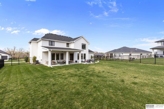 21165 C Street, Elkhorn, NE 68022