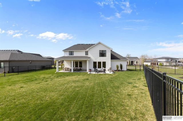 21165 C Street, Elkhorn, NE 68022