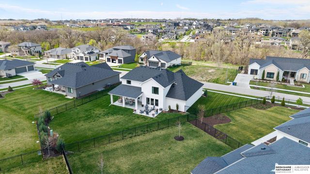 21165 C Street, Elkhorn, NE 68022