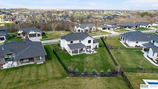 21165 C Street, Elkhorn, NE 68022