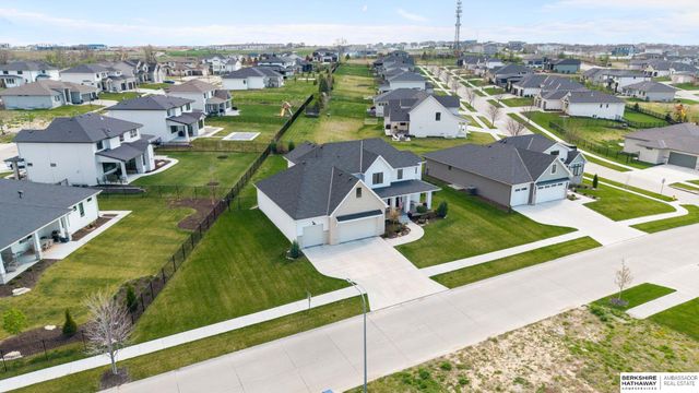 21165 C Street, Elkhorn, NE 68022