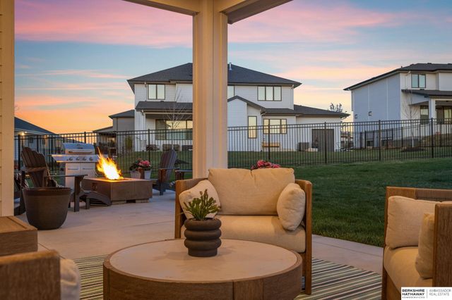 21165 C Street, Elkhorn, NE 68022