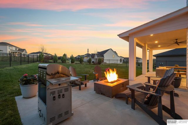 21165 C Street, Elkhorn, NE 68022