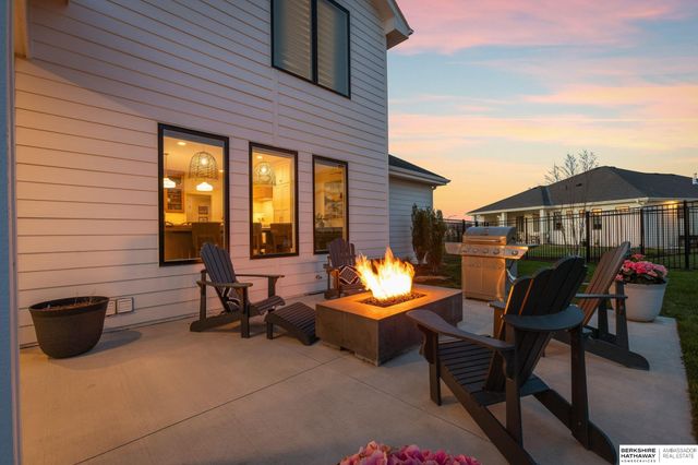 21165 C Street, Elkhorn, NE 68022