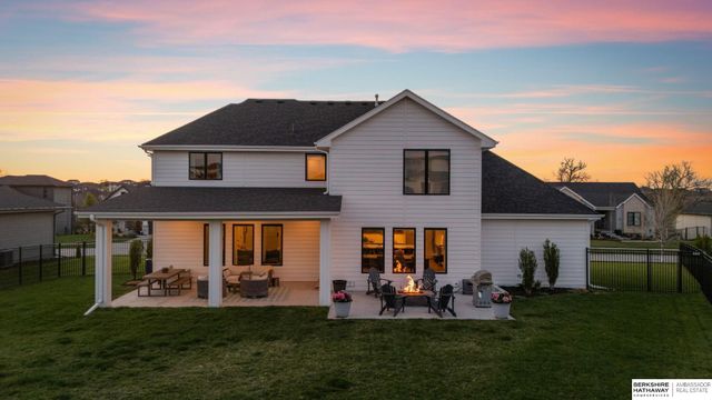 21165 C Street, Elkhorn, NE 68022