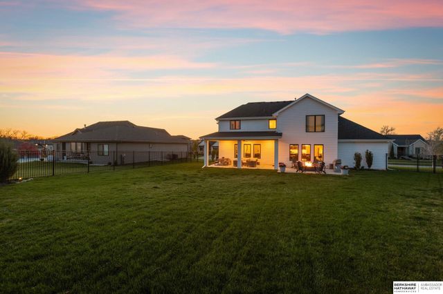 21165 C Street, Elkhorn, NE 68022