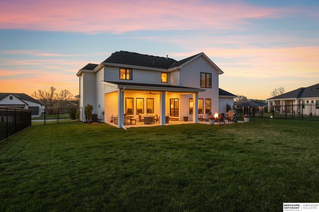 21165 C Street, Elkhorn, NE 68022