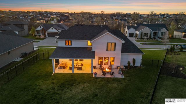 21165 C Street, Elkhorn, NE 68022