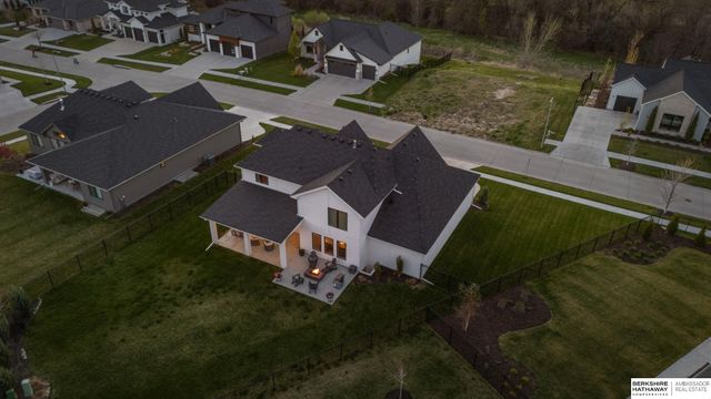 21165 C Street, Elkhorn, NE 68022