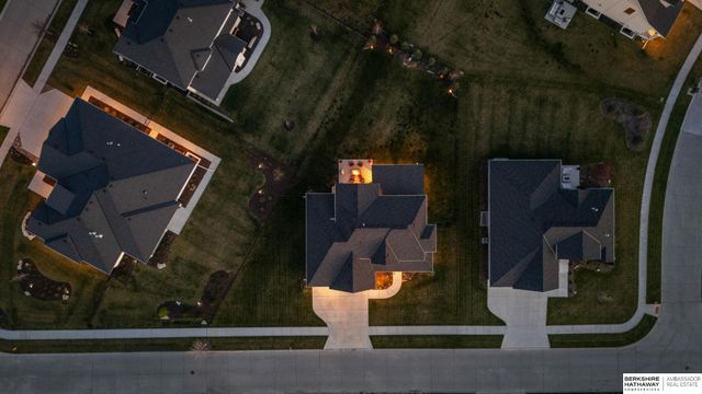 21165 C Street, Elkhorn, NE 68022