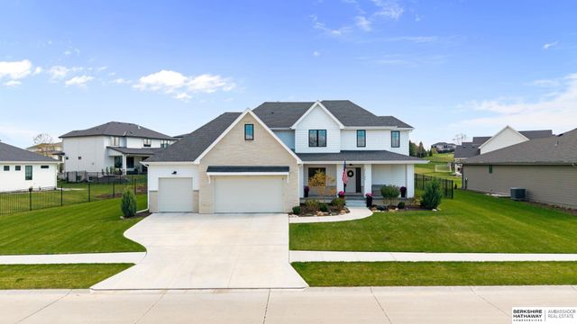 21165 C Street, Elkhorn, NE 68022