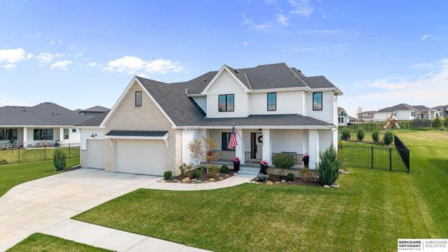 21165 C Street, Elkhorn, NE 68022