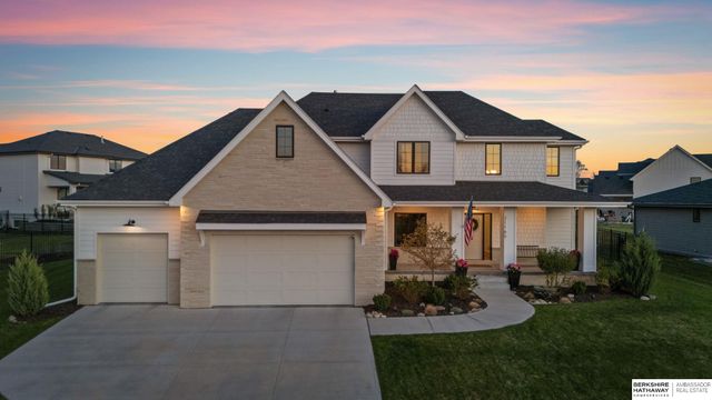 21165 C Street, Elkhorn, NE 68022