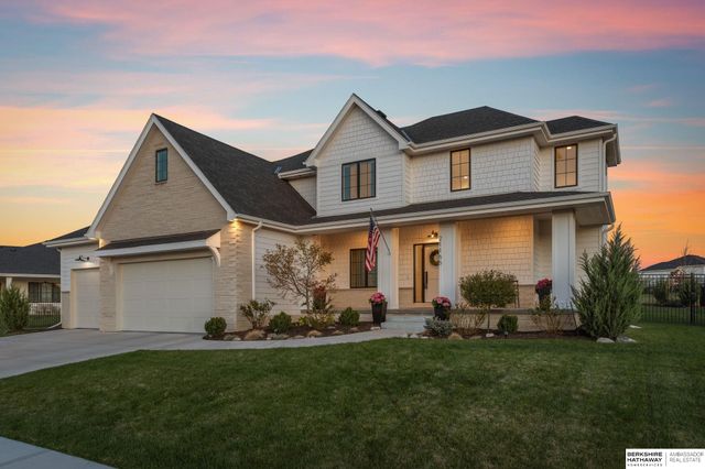 21165 C Street, Elkhorn, NE 68022