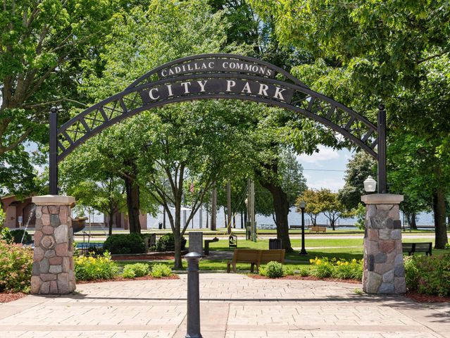 301 N Lake Street 104, Cadillac City, MI 49601