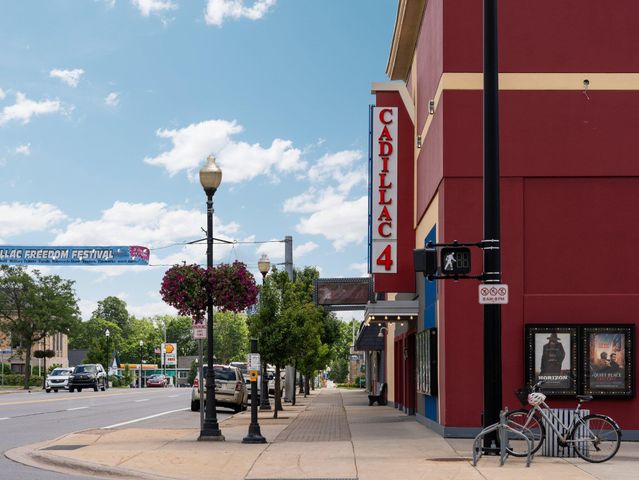 301 N Lake Street 104, Cadillac City, MI 49601