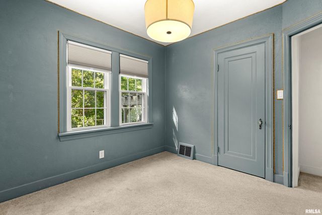 3123 N PARISH Avenue, Peoria, IL 61604