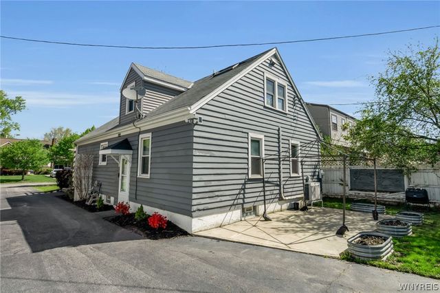 40 Mona Drive, Amherst, NY 14226