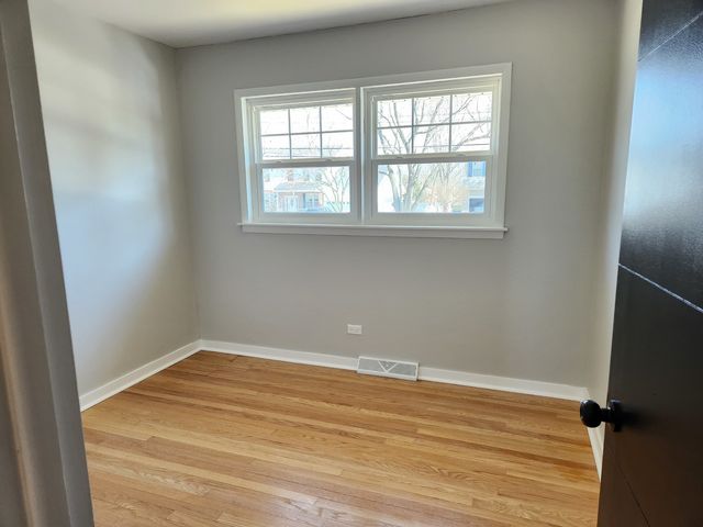 7516 Main Street, Darien, IL 60561