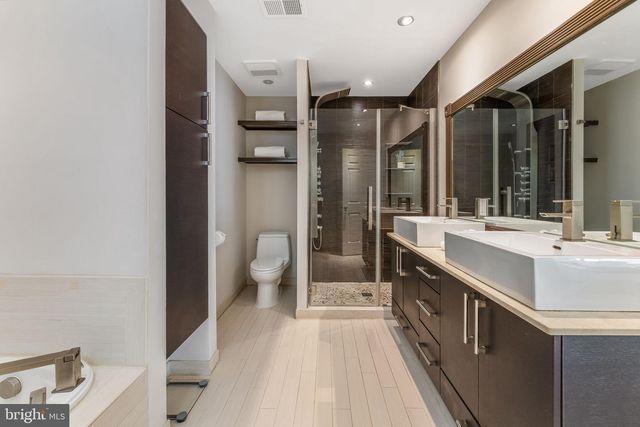 4 JUMPING BROOK PL, Annandale, NJ 08801