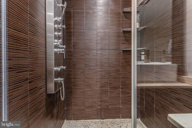 4 JUMPING BROOK PL, Annandale, NJ 08801