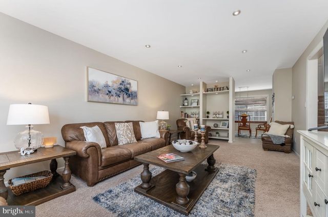 4 JUMPING BROOK PL, Annandale, NJ 08801