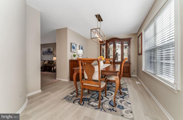 4 JUMPING BROOK PL, Annandale, NJ 08801