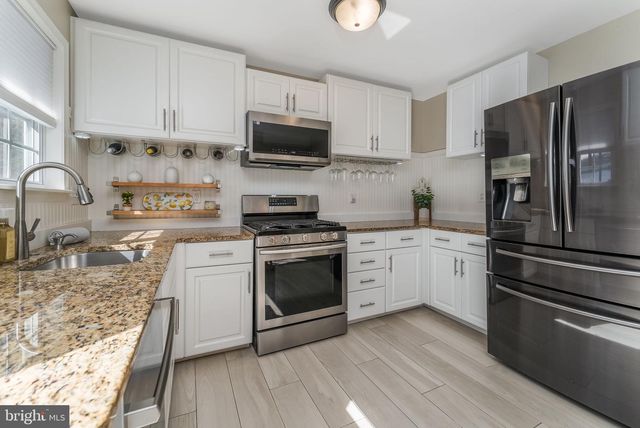 4 JUMPING BROOK PL, Annandale, NJ 08801