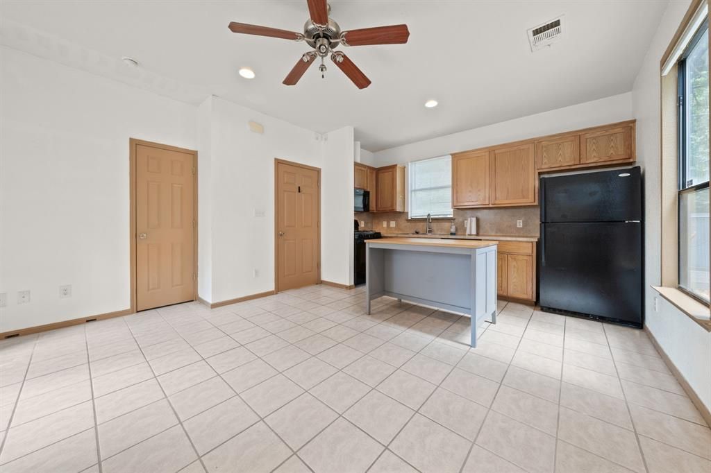 1906 B Garden ST B, Austin, TX 78702