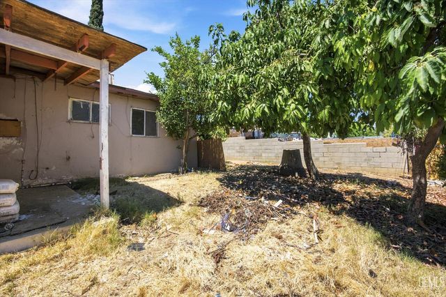 3105 Lexington Avenue, Bakersfield, CA 93306