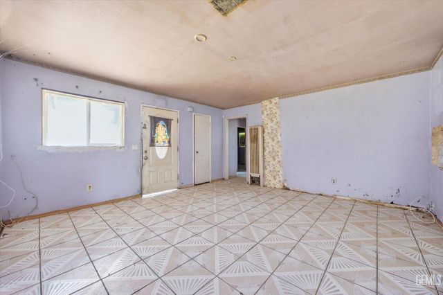 3105 Lexington Avenue, Bakersfield, CA 93306
