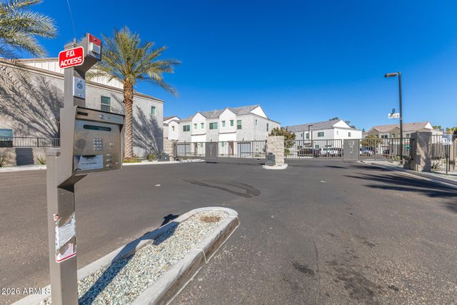 8262 N 22nd Drive, Phoenix, AZ 85021