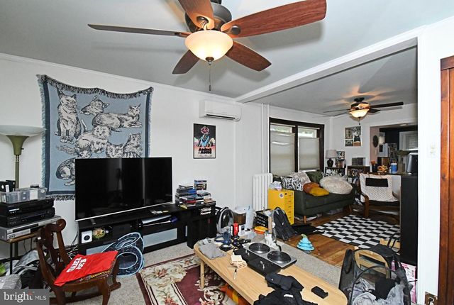 132 WALNUT ST, Mont Clare, PA 19453