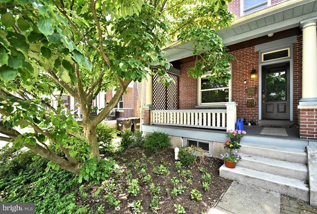 132 WALNUT ST, Mont Clare, PA 19453