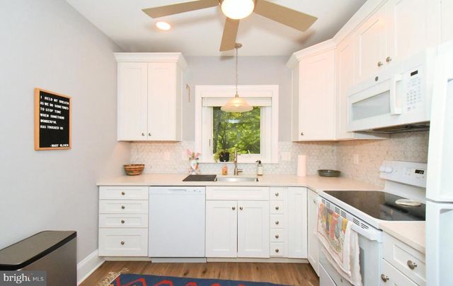 132 WALNUT ST, Mont Clare, PA 19453