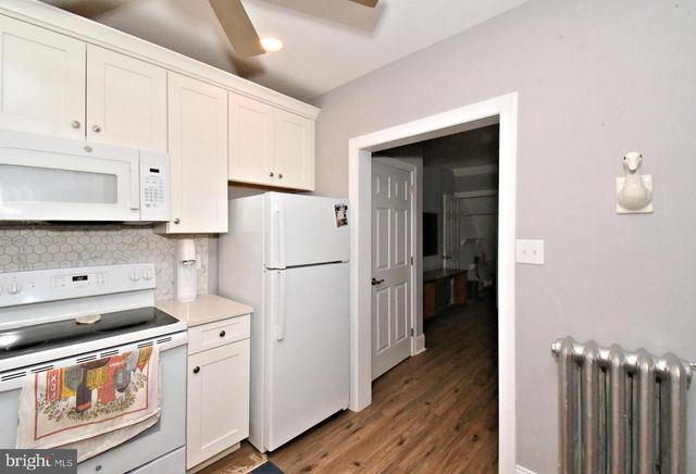 132 WALNUT ST, Mont Clare, PA 19453