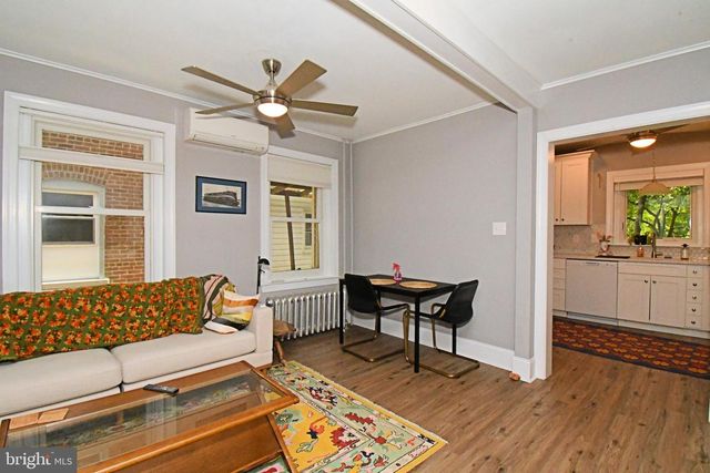 132 WALNUT ST, Mont Clare, PA 19453