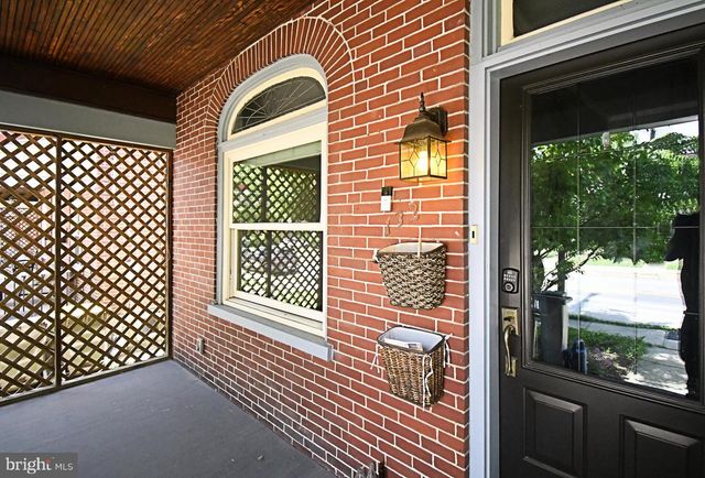 132 WALNUT ST, Mont Clare, PA 19453