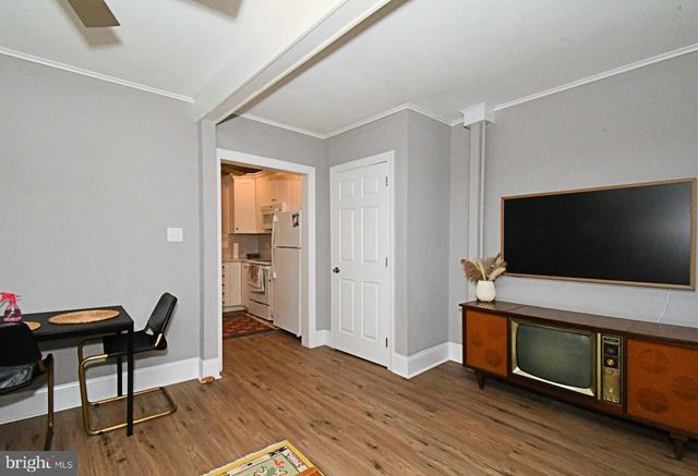 132 WALNUT ST, Mont Clare, PA 19453