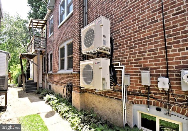 132 WALNUT ST, Mont Clare, PA 19453